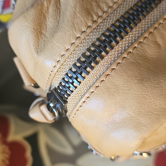 Romygold Woven Leather/Brackets Women's Spacious Travel Bag, Buttery Cream, New - Picture 5 of 8